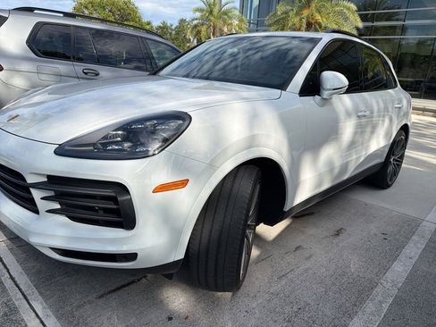 Used 2022 Porsche Cayenne AWD/4WD image 1