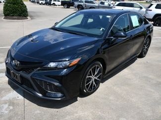 Used 2024 Toyota Camry SE image 1