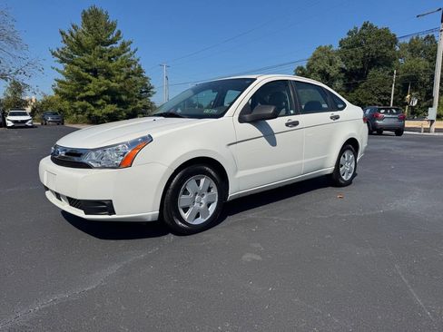 Used 2010 Ford Focus S image 2