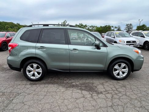 Used 2015 Subaru Forester 2.5i Premium w/ All-Weather Package AWD/4WD image 4
