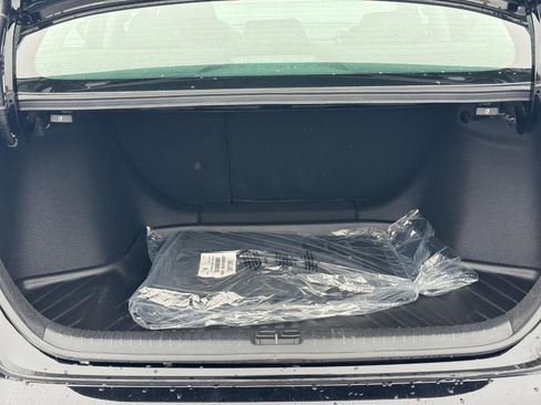 Certified 2025 Honda Accord SE image 4