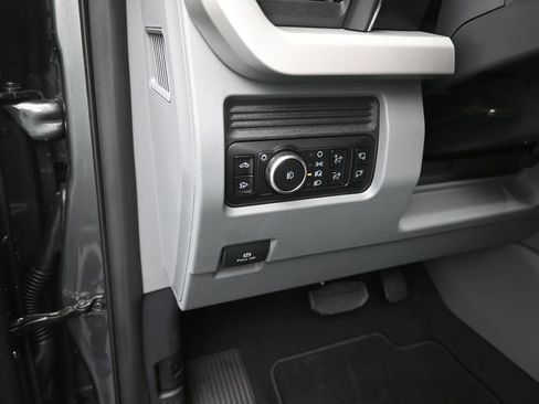 New 2026 Ford F250 XLT w/ XLT Premium Package AWD/4WD image 13