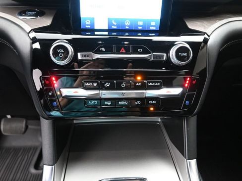 Certified 2023 Ford Explorer Platinum w/ Technology Package image 18