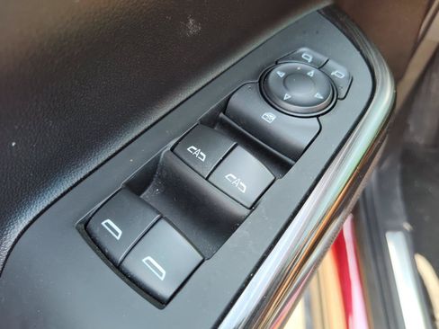 Used 2023 GMC Acadia SLT AWD/4WD image 17