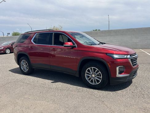 Used 2023 Chevrolet Traverse LT FWD image 7