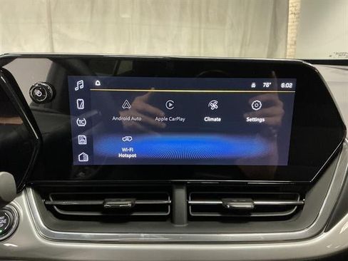 New 2026 Chevrolet Trax LT w/ LT Convenience Package FWD image 14
