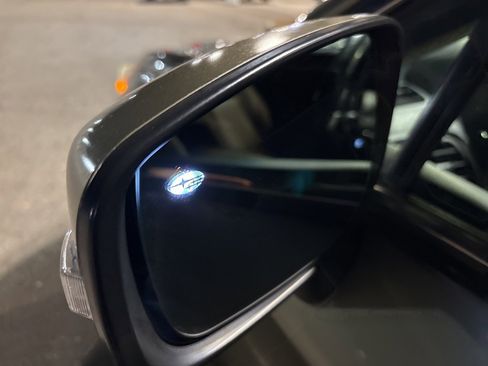 Used 2018 Subaru Outback 2.5i Touring image 34