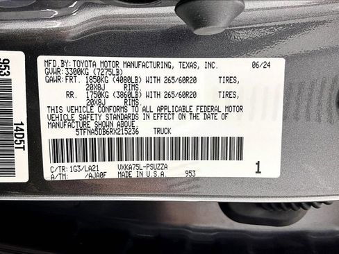 Used 2024 Toyota Tundra Platinum AWD/4WD image 36