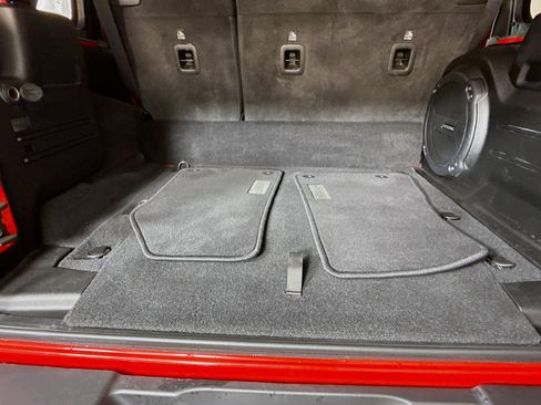 Used 2022 Jeep Wrangler Unlimited Sahara w/ Cold Weather Group image 32