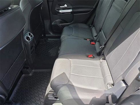 Used 2026 Mercedes-Benz GLB 250 4MATIC image 18