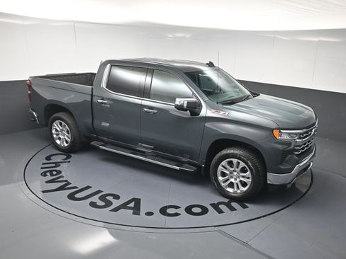 Used 2025 Chevrolet Silverado 1500 LTZ w/ LTZ Premium Package image 34