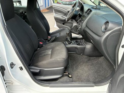 Used 2016 Nissan Versa S FWD image 17
