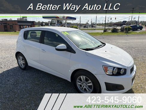 Used 2014 Chevrolet Sonic LT FWD image 2