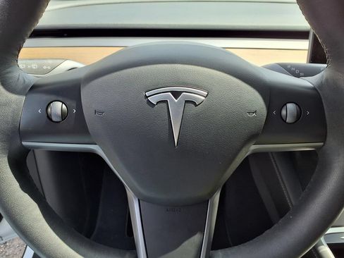Used 2022 Tesla Model Y Performance AWD/4WD image 8