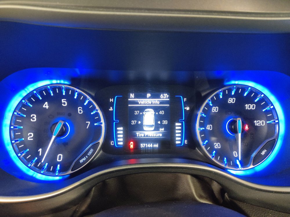 Used 2020 Chrysler Voyager LX FWD image 23