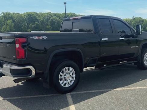 Used 2024 Chevrolet Silverado 2500 LT w/ Convenience Package AWD/4WD image 4