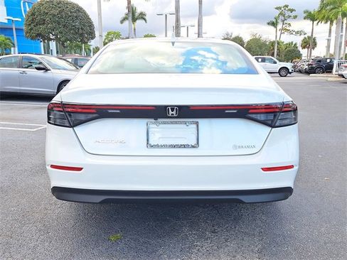 Certified 2023 Honda Accord EX image 5