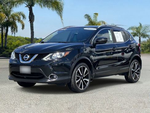 Certified 2017 Nissan Rogue Sport SL FWD image 1
