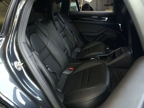 Used 2018 Porsche Panamera 4S AWD/4WD image 12