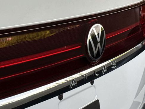 Used 2026 Volkswagen Atlas SE FWD image 10