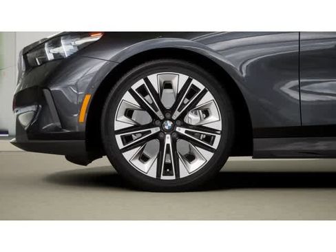 New 2026 BMW 540i xDrive image 7