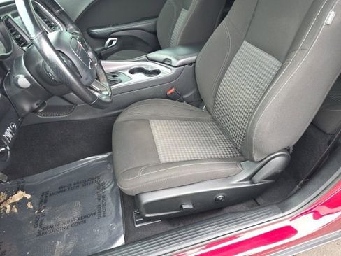 Used 2020 Dodge Challenger SXT w/ Blacktop Package image 15