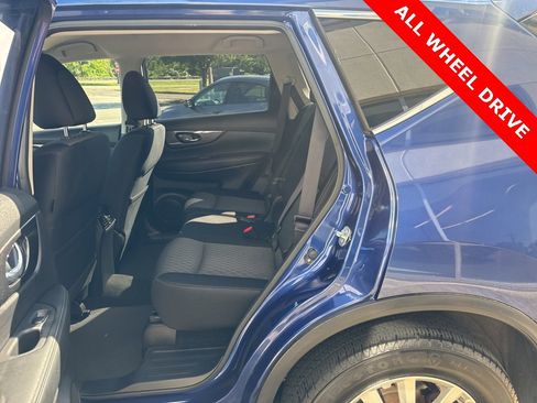 Used 2017 Nissan Rogue SV image 23