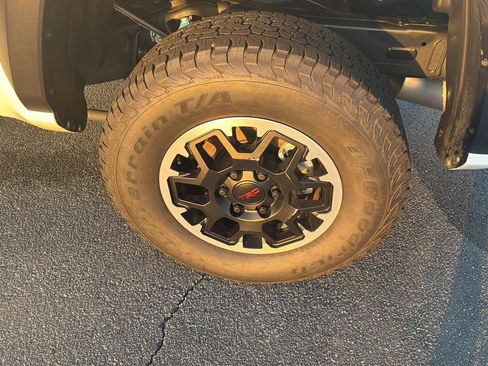 Certified 2024 Toyota Tacoma TRD Off-Road AWD/4WD image 36