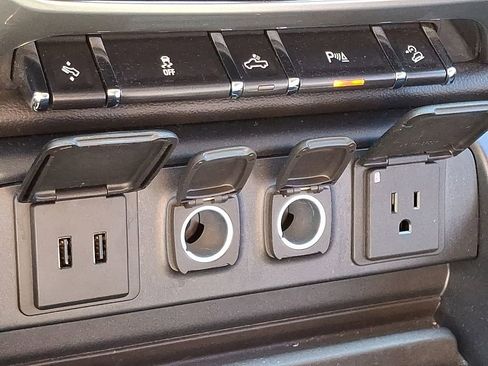 Used 2018 Chevrolet Silverado 1500 LTZ Z71 w/ LTZ Plus Package image 25