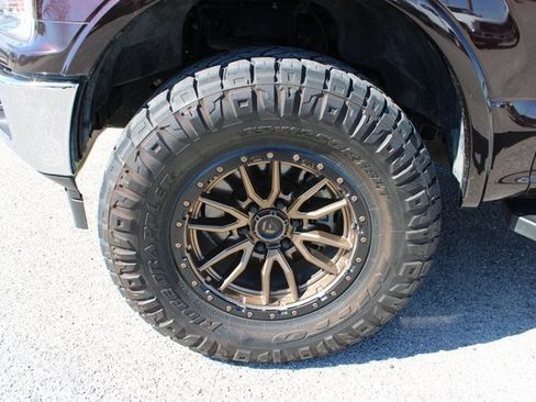 Used 2018 Ford F150 Lariat image 10