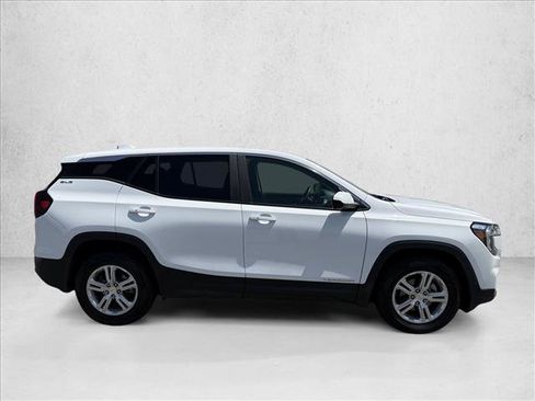 Used 2024 GMC Terrain SLE AWD/4WD image 4