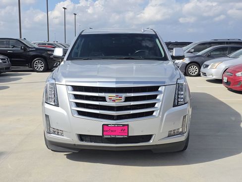 Used 2020 Cadillac Escalade ESV Luxury image 4
