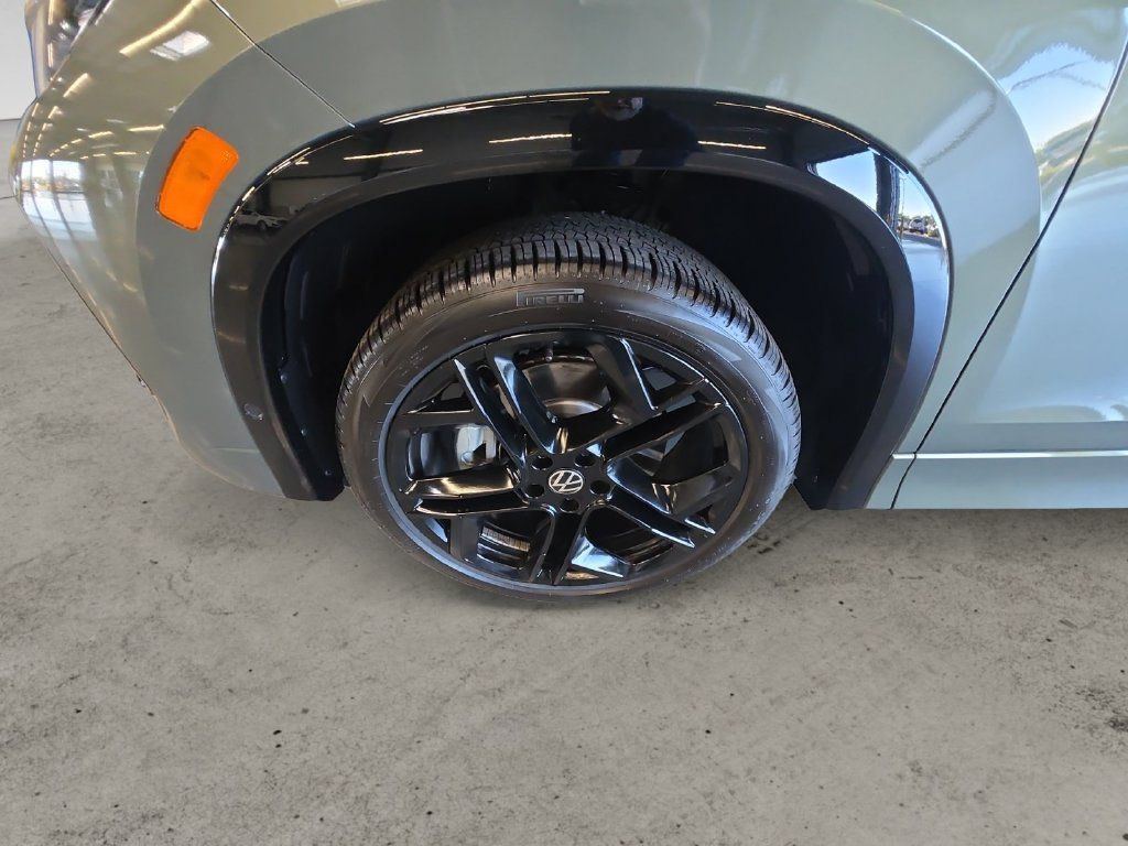 Used 2026 Volkswagen Tiguan SE R-Line AWD/4WD image 13