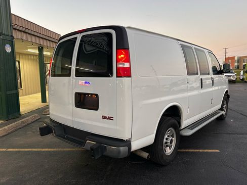 Used 2022 GMC Savana 2500 w/ Driver Convenience Package image 3
