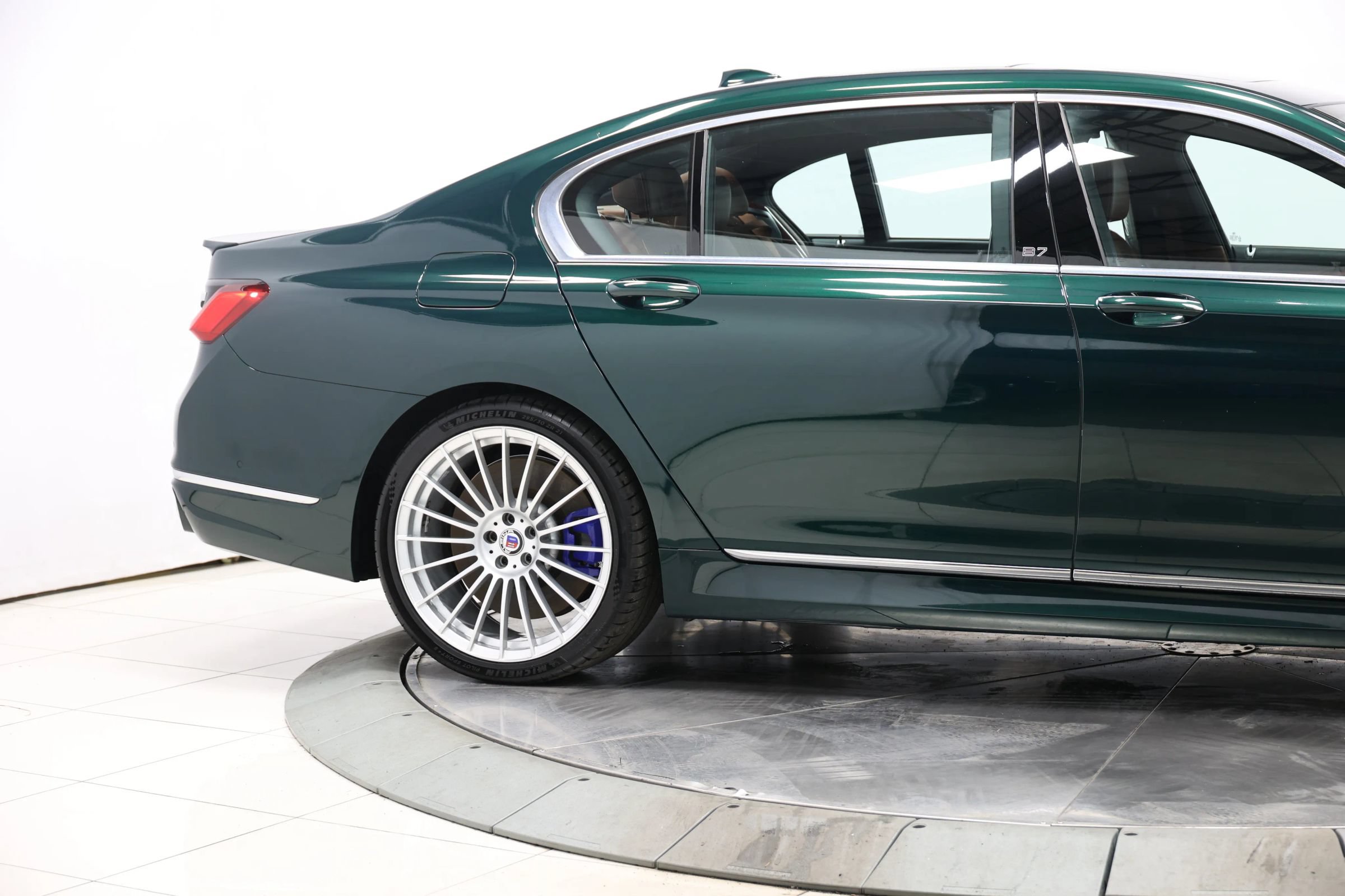 Used 2022 BMW ALPINA B7 xDrive w/ Luxury Rear Seating Package AWD/4WD image 76