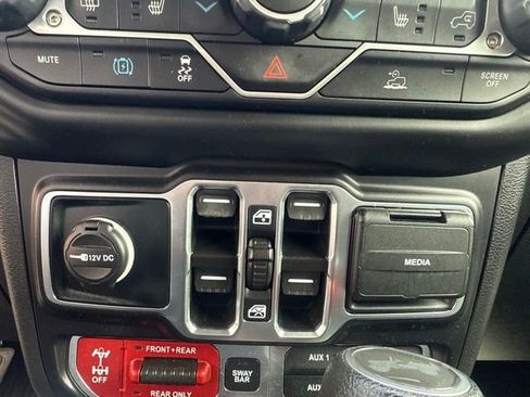 Used 2023 Jeep Wrangler Unlimited Rubicon 4xe w/ Cold Weather Group AWD/4WD image 23