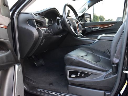Used 2016 Cadillac Escalade Premium image 15