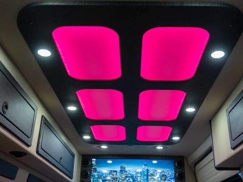 Used 2024 Mercedes-Benz Sprinter 3500 image 16