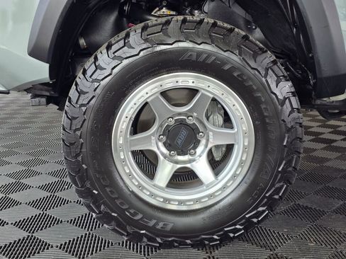 Used 2023 Toyota Tacoma TRD Off-Road w/ TRD Premium Off Road Package image 11