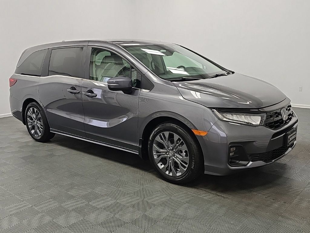 New 2026 Honda Odyssey Touring image 2