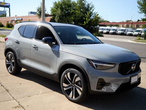 New 2026 Volvo XC40 B5 Ultra w/ Climate Package image 4