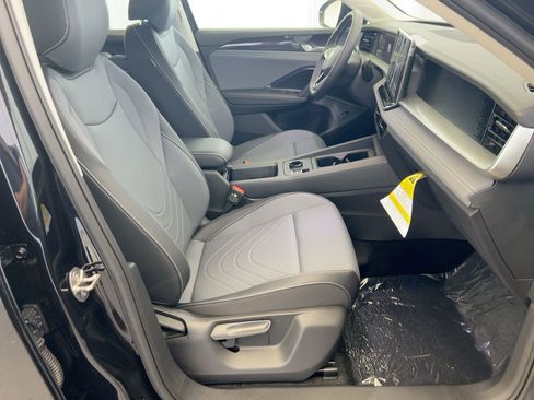 New 2026 Volkswagen Tiguan SE image 24