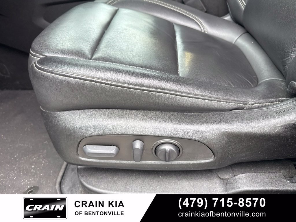 Used 2023 Chevrolet Traverse LT AWD/4WD image 18