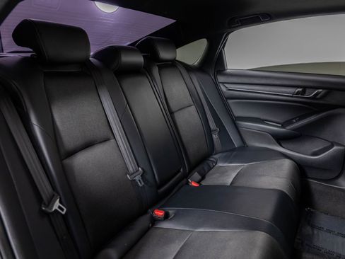 Used 2018 Honda Accord Sport image 24