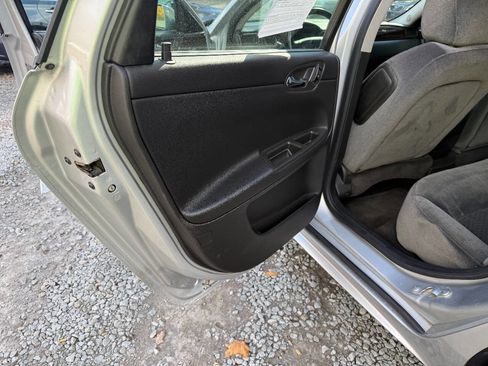 Used 2014 Chevrolet Impala LT w/ LT Sunroof Package image 13