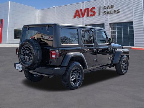 Used 2025 Jeep Wrangler Sport S image 11