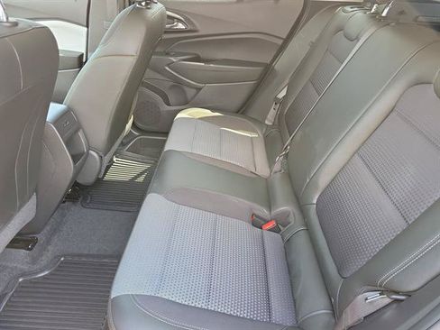 Used 2025 Chevrolet Trax LT FWD image 7