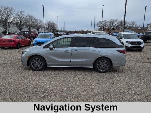 New 2026 Honda Odyssey Touring image 3