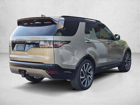Used 2024 Land Rover Discovery Dynamic SE AWD/4WD image 5
