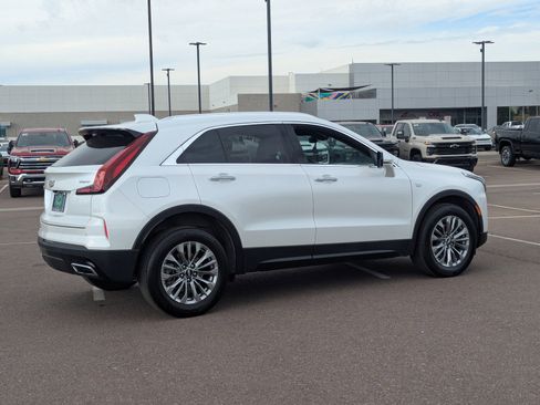 Used 2024 Cadillac XT4 Premium Luxury image 5